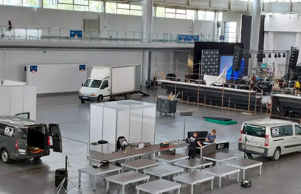 Montaż sceny Poznań Pyrkon